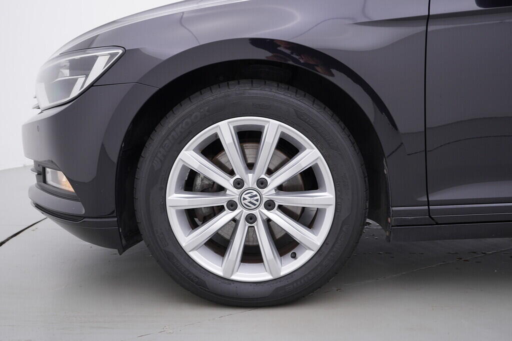 OV190V07721_42.webp_PASSAT VARIANT Comfortline 1.6 TDI 88 kW manuál