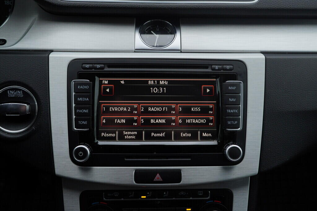 OV190V07769_30.webp_PASSAT Highline 2.0 TDI 103 kW manuál