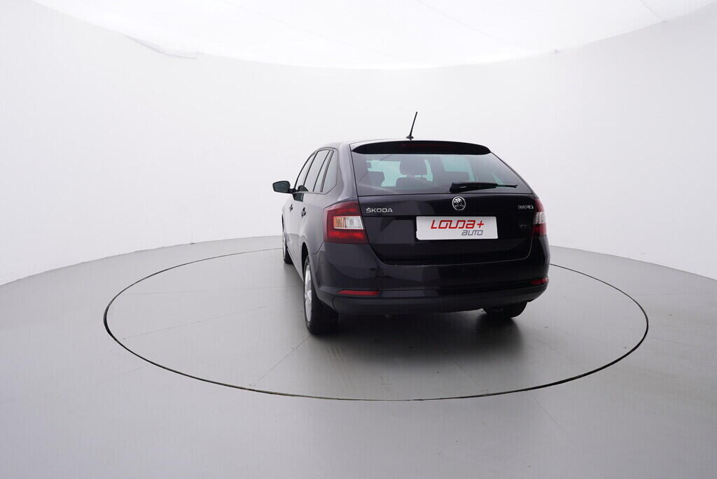 OV190V07773_13.webp_RAPID SPACEBACK Ambition 1.0 TSI 70 kW manuál