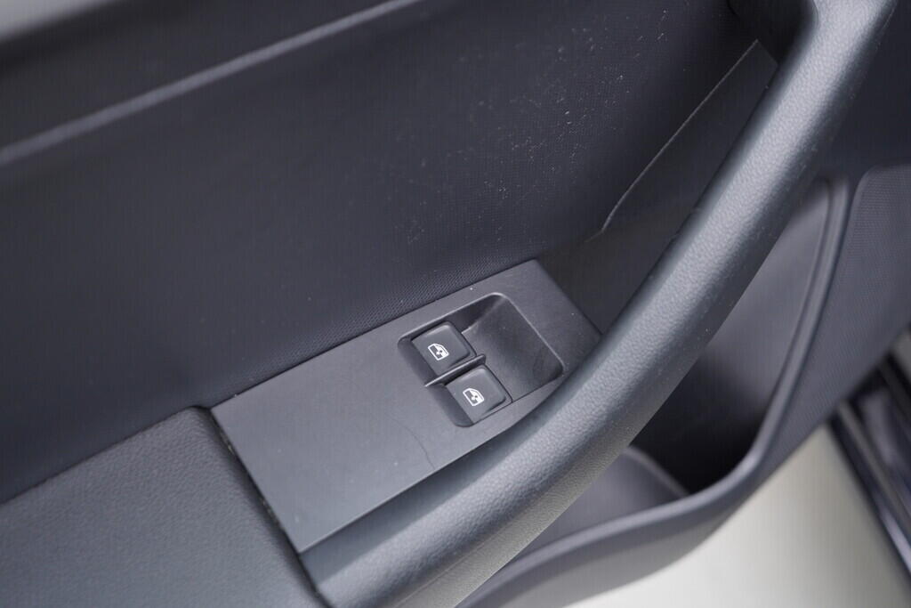 OV190V07773_20.webp_RAPID SPACEBACK Ambition 1.0 TSI 70 kW manuál