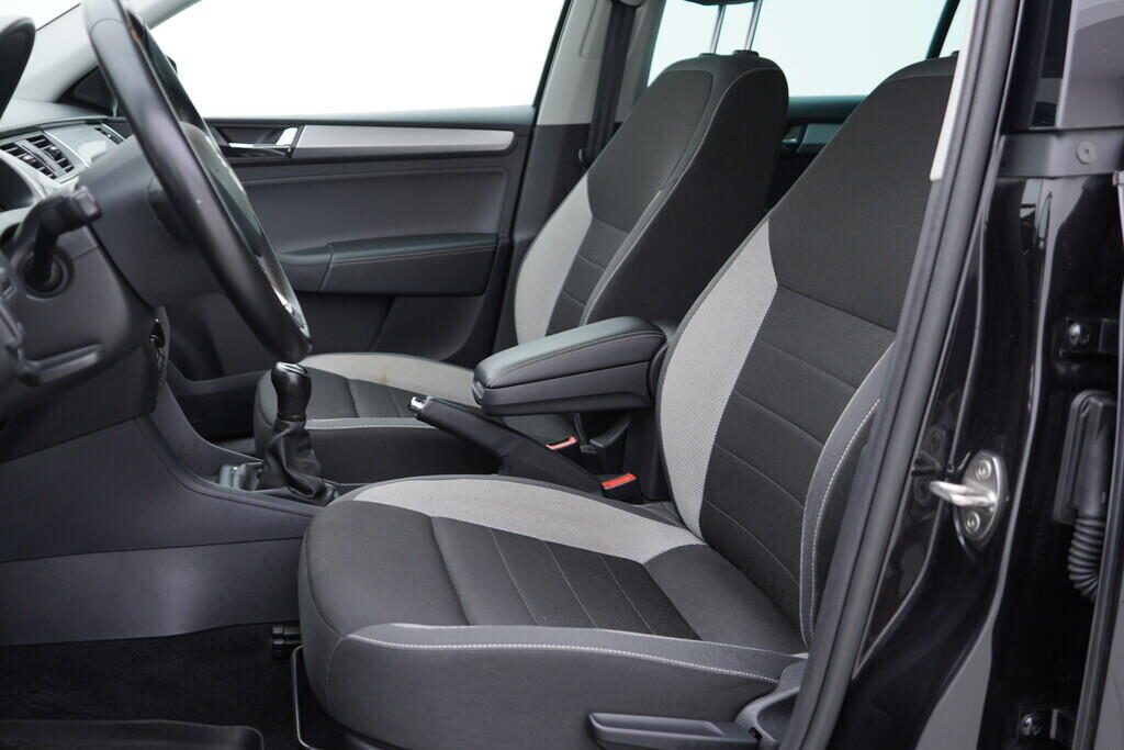 OV190V07773_23.webp_RAPID SPACEBACK Ambition 1.0 TSI 70 kW manuál
