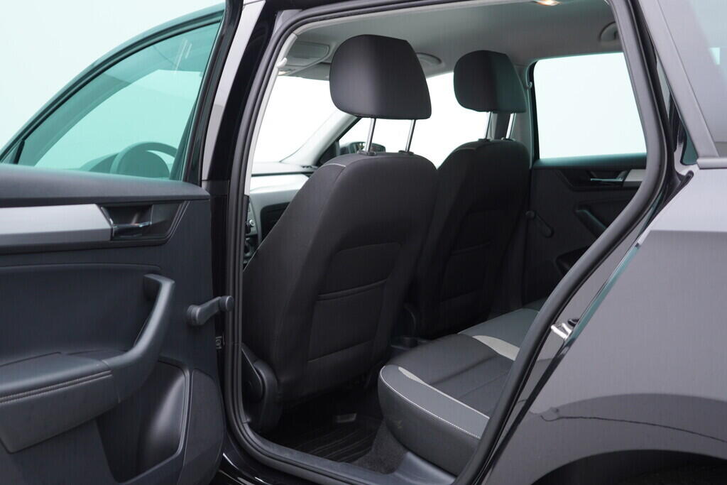 OV190V07773_33.webp_RAPID SPACEBACK Ambition 1.0 TSI 70 kW manuál