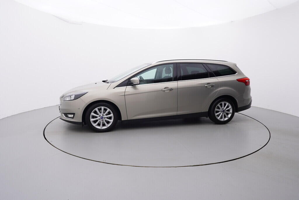 OV190V07774_11.webp_FOCUS Titanium 1.0  92 kW manuál