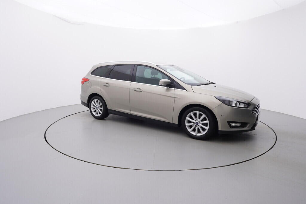 OV190V07774_16.webp_FOCUS Titanium 1.0  92 kW manuál