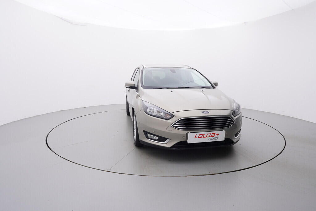 OV190V07774_17.webp_FOCUS Titanium 1.0  92 kW manuál