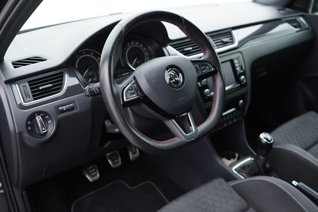 OV190V07778_22.webp_RAPID SPACEBACK Monte Carlo 1.0 TSI 81 kW manuál