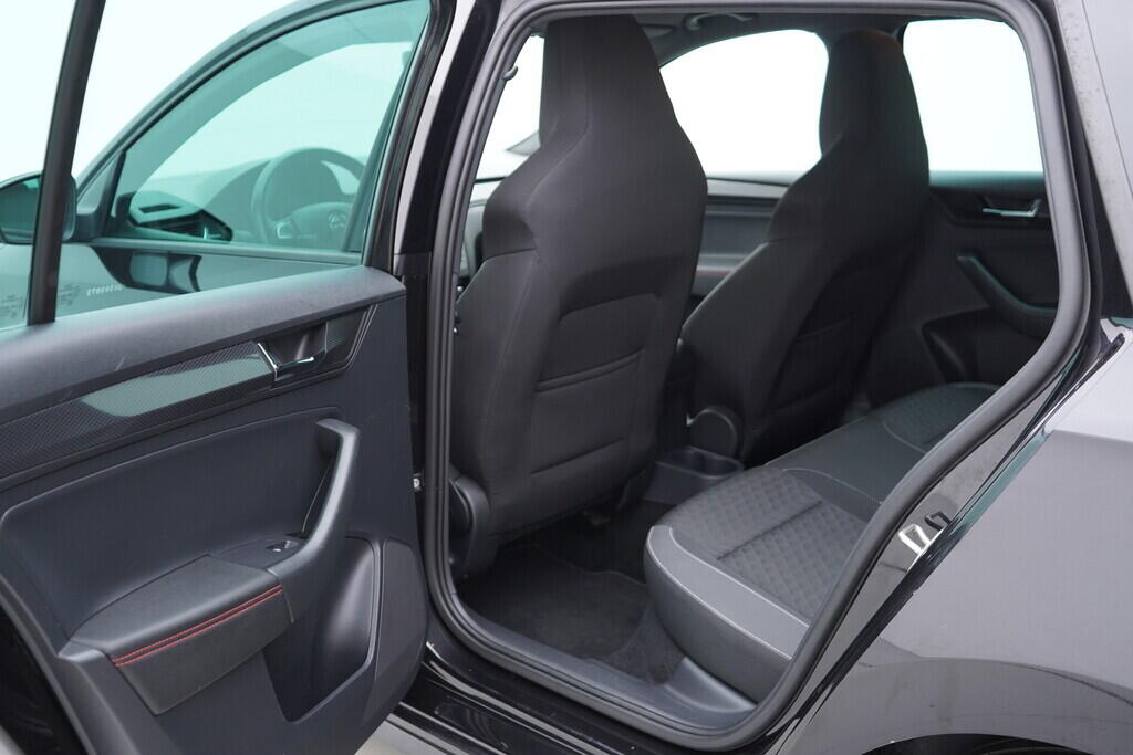 OV190V07778_34.webp_RAPID SPACEBACK Monte Carlo 1.0 TSI 81 kW manuál