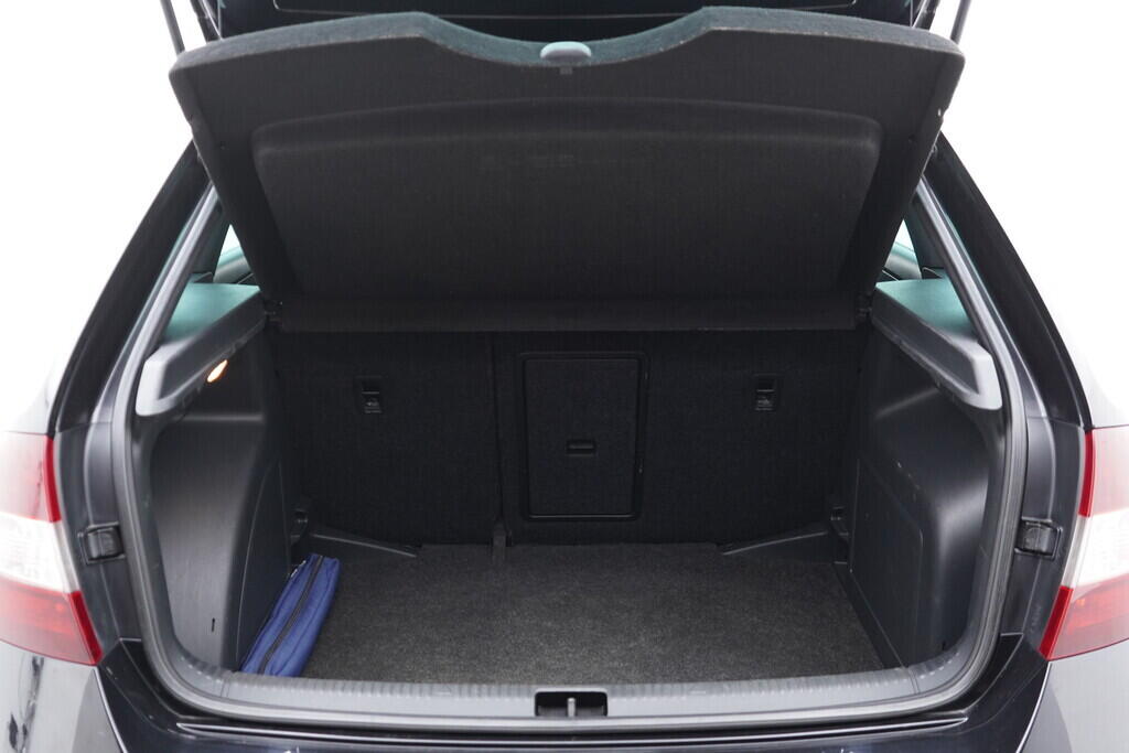 OV190V07778_36.webp_RAPID SPACEBACK Monte Carlo 1.0 TSI 81 kW manuál