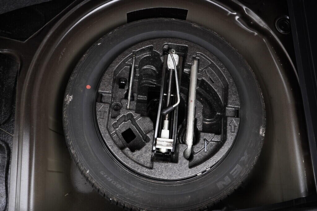 OV190V07778_37.webp_RAPID SPACEBACK Monte Carlo 1.0 TSI 81 kW manuál