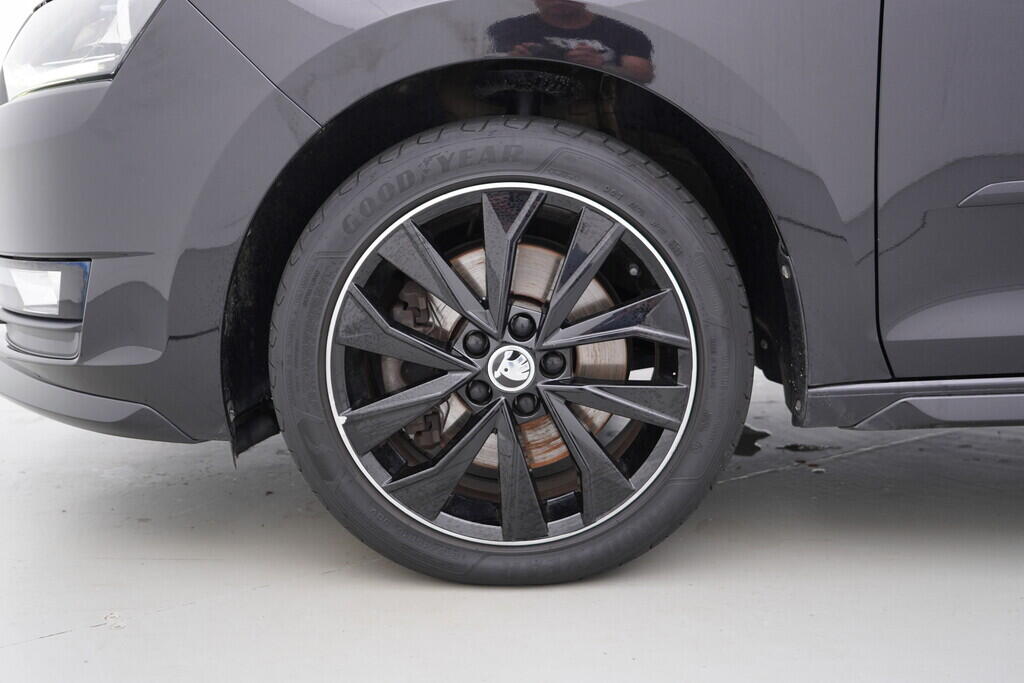 OV190V07778_38.webp_RAPID SPACEBACK Monte Carlo 1.0 TSI 81 kW manuál