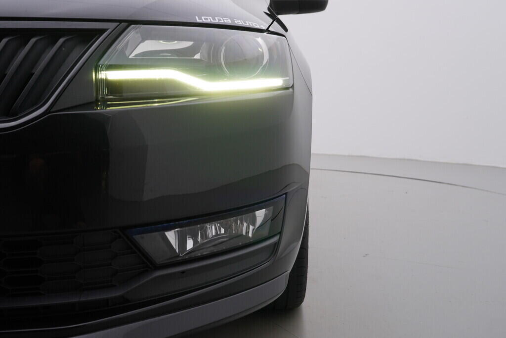 OV190V07778_41.webp_RAPID SPACEBACK Monte Carlo 1.0 TSI 81 kW manuál