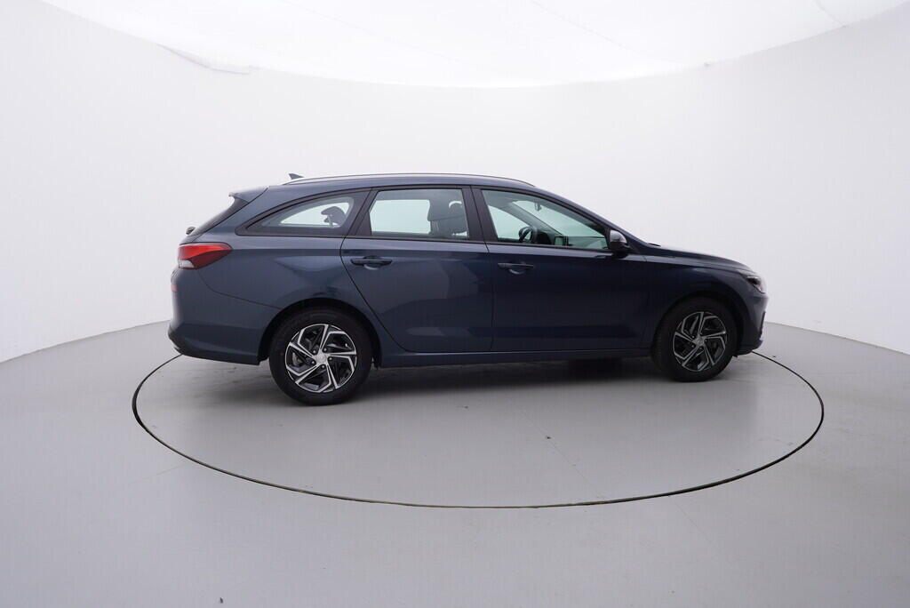 OV190V07787_15.webp_I30 Family Comfort 1.5  81 kW manuál, DPH