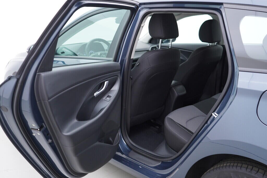 OV190V07787_31.webp_I30 Family Comfort 1.5  81 kW manuál, DPH