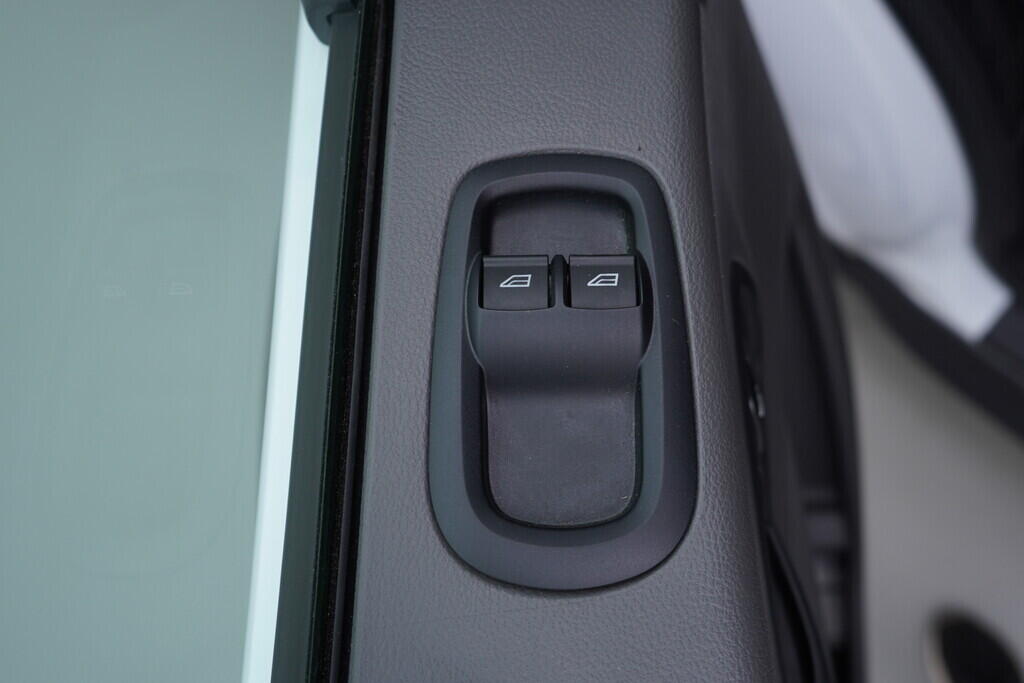 OV190V07800_20.webp_TRANSIT    96 kW manuál, DPH