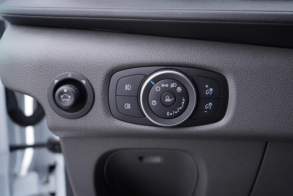 OV190V07800_25.webp_TRANSIT    96 kW manuál, DPH