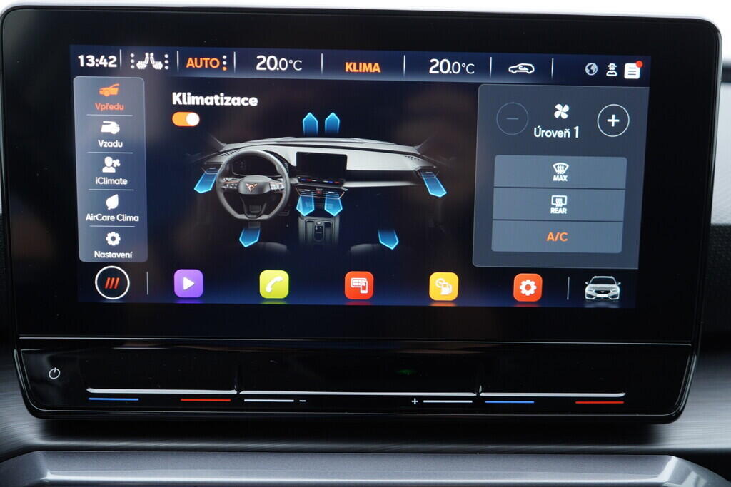 OV190V07801_35.webp_LEON ST  1.5 TSI 110 kW manuál, DPH