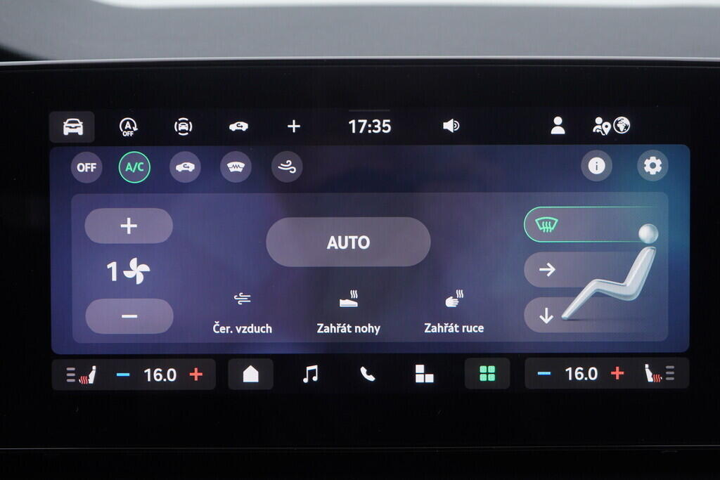 OV190V07807_30.webp_OCTAVIA Selection 1.5 TSI 110 kW manuál, DPH