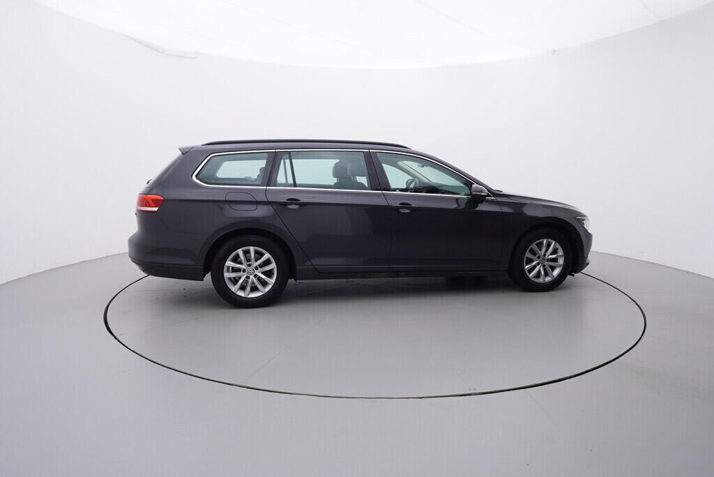 OV190V07811_15.webp_PASSAT VARIANT COMFORTLINE 1.6 TDI 88 kW manuál, DPH