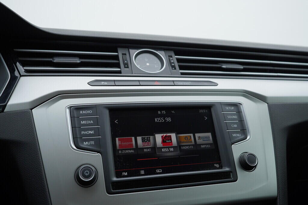OV190V07811_32.webp_PASSAT VARIANT COMFORTLINE 1.6 TDI 88 kW manuál, DPH