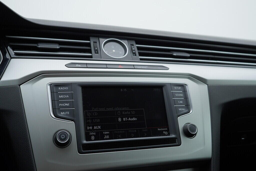 OV190V07811_33.webp_PASSAT VARIANT COMFORTLINE 1.6 TDI 88 kW manuál, DPH