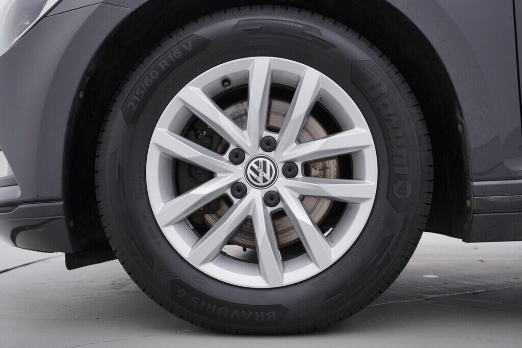 OV190V07811_43.webp_PASSAT VARIANT COMFORTLINE 1.6 TDI 88 kW manuál, DPH