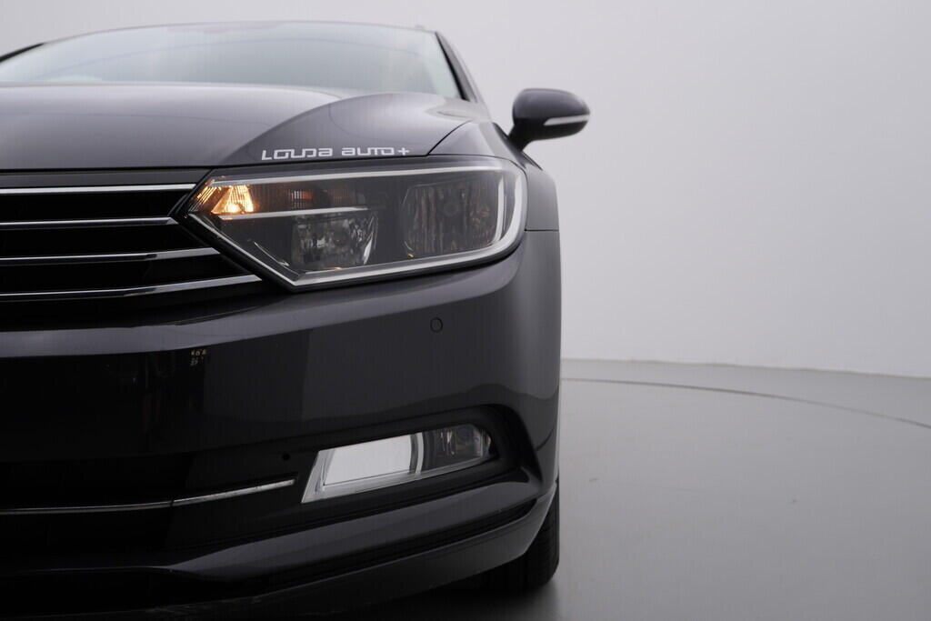 OV190V07811_44.webp_PASSAT VARIANT COMFORTLINE 1.6 TDI 88 kW manuál, DPH