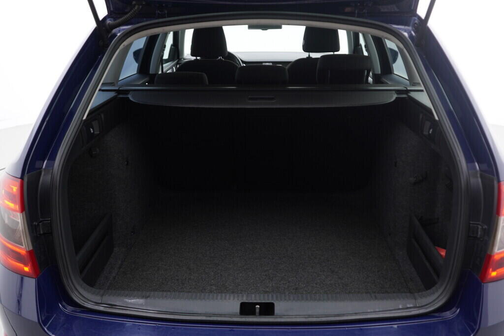 OV190V07815_38.webp_OCTAVIA Elegance 2.0 TDI 110 kW manuál