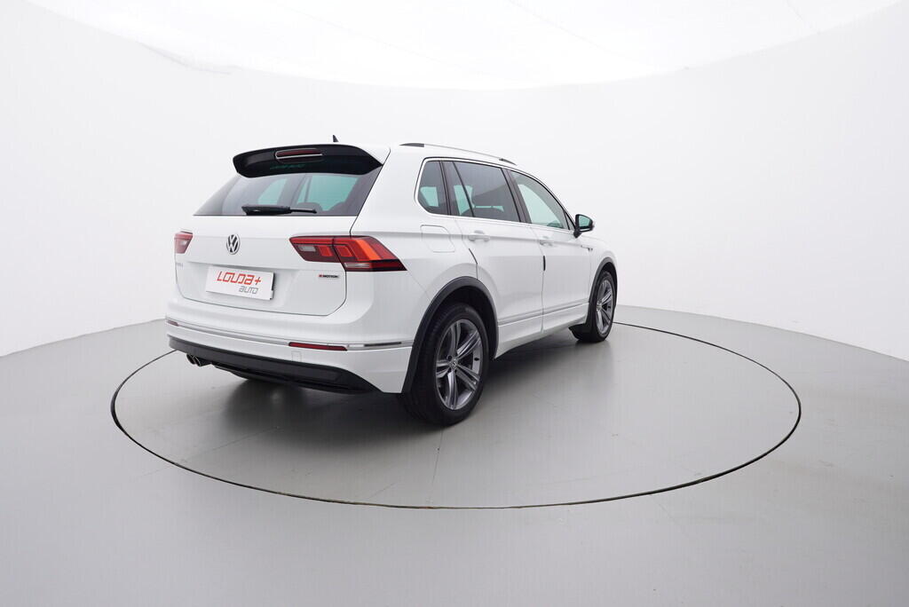 OV190V07816_14.webp_TIGUAN R-Line 2.0 TSI 140 kW automat, DPH