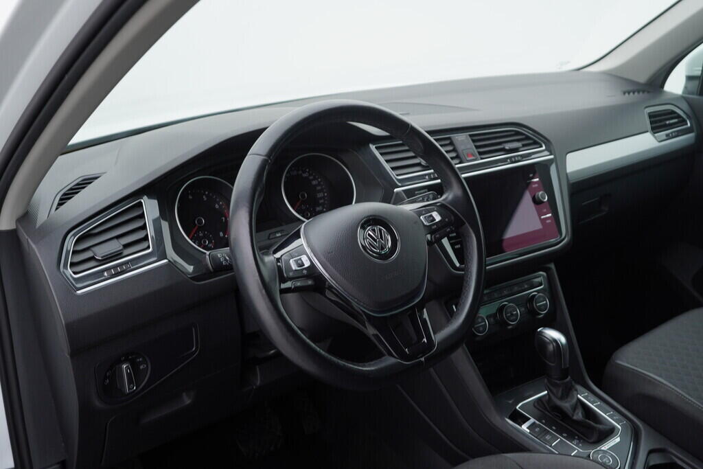 OV190V07816_23.webp_TIGUAN R-Line 2.0 TSI 140 kW automat, DPH