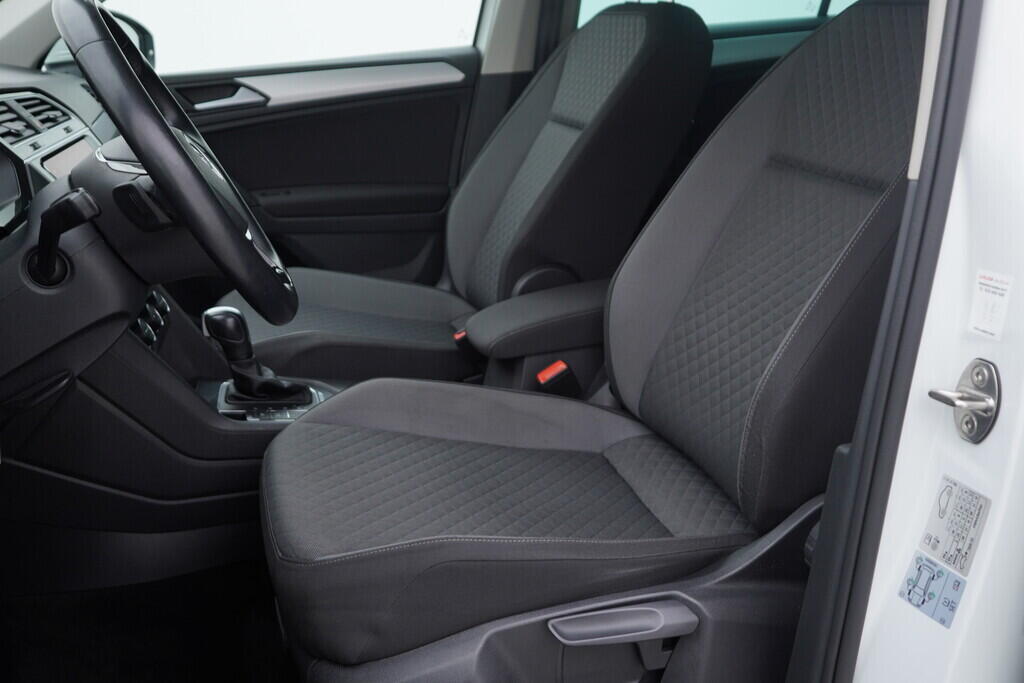 OV190V07816_24.webp_TIGUAN R-Line 2.0 TSI 140 kW automat, DPH