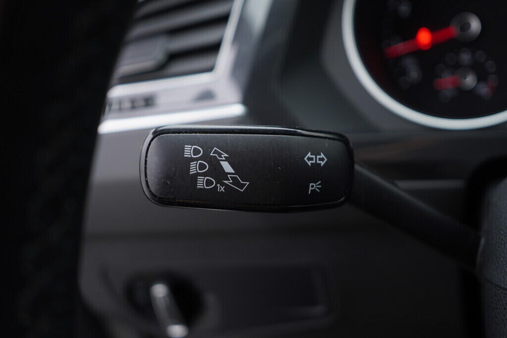 OV190V07816_25.webp_TIGUAN R-Line 2.0 TSI 140 kW automat, DPH