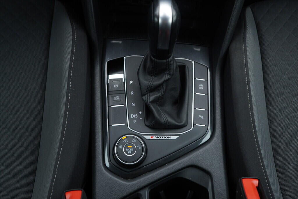 OV190V07816_34.webp_TIGUAN R-Line 2.0 TSI 140 kW automat, DPH