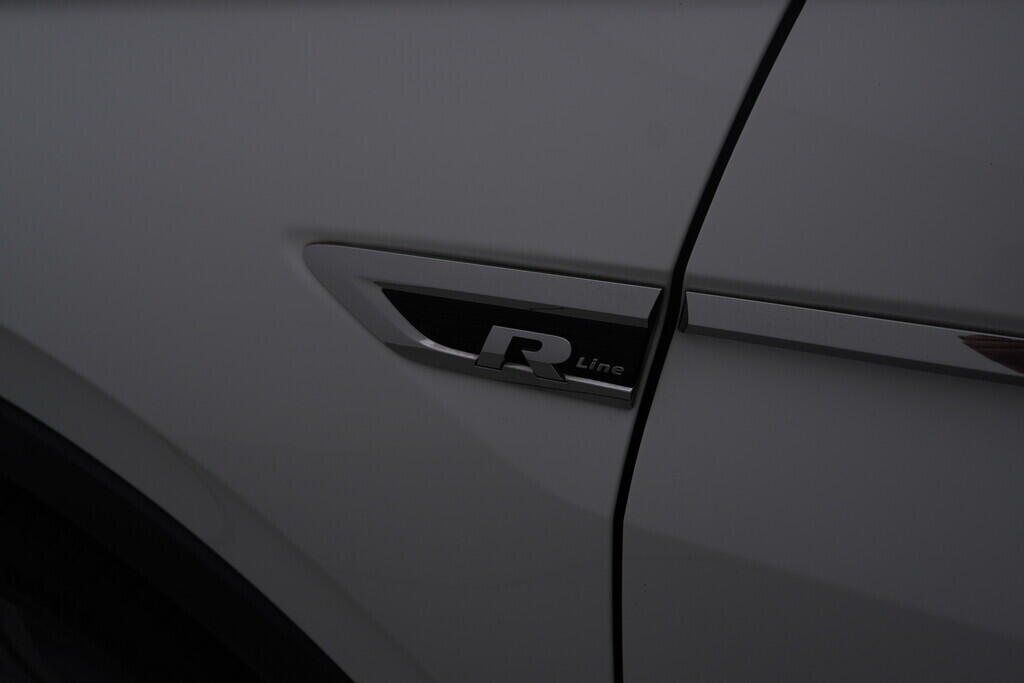 OV190V07816_42.webp_TIGUAN R-Line 2.0 TSI 140 kW automat, DPH