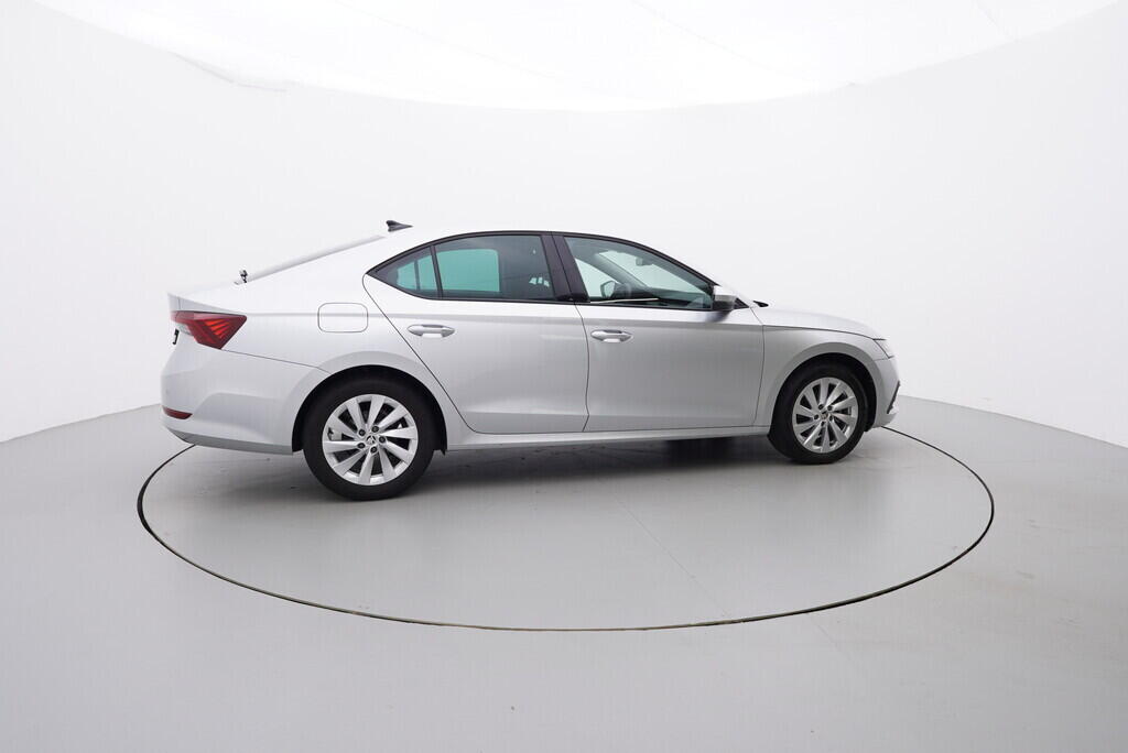 OV190V07818_15.webp_OCTAVIA Ambition 1.5 TSI 110 kW manuál, DPH