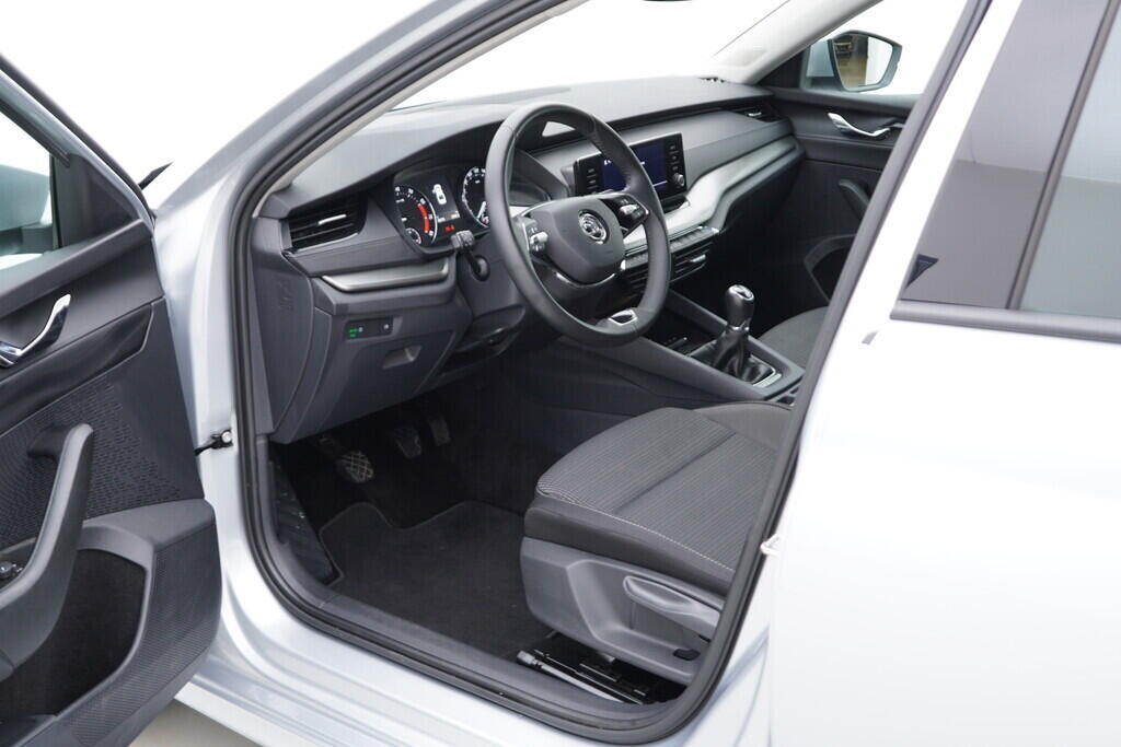 OV190V07818_18.webp_OCTAVIA Ambition 1.5 TSI 110 kW manuál, DPH