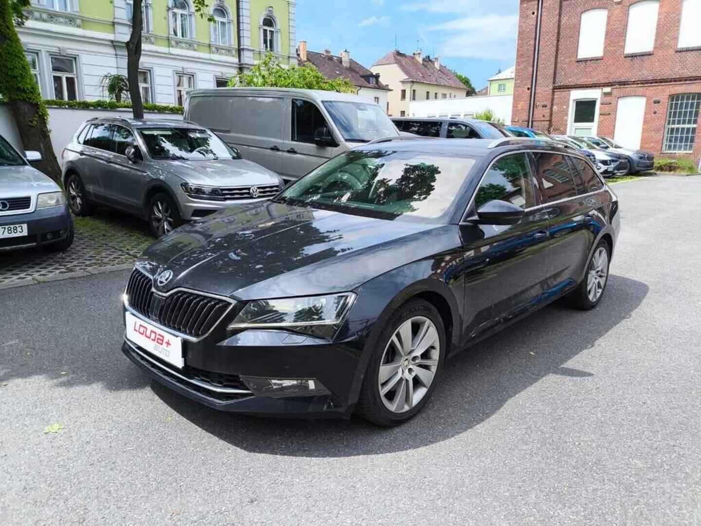 OV190V07828_10.webp_SUPERB Style 2.0 TSI 206 kW automat