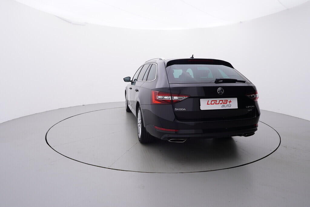 OV190V07828_13.webp_SUPERB Style 2.0 TSI 206 kW automat