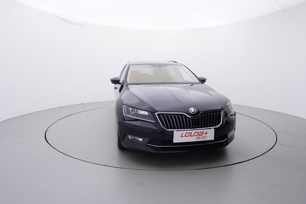 OV190V07828_17.webp_SUPERB Style 2.0 TSI 206 kW automat