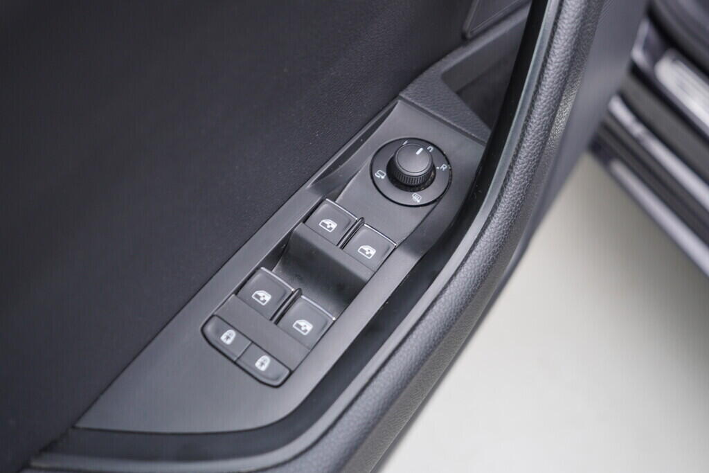 OV190V07828_20.webp_SUPERB Style 2.0 TSI 206 kW automat