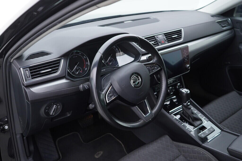 OV190V07828_23.webp_SUPERB Style 2.0 TSI 206 kW automat