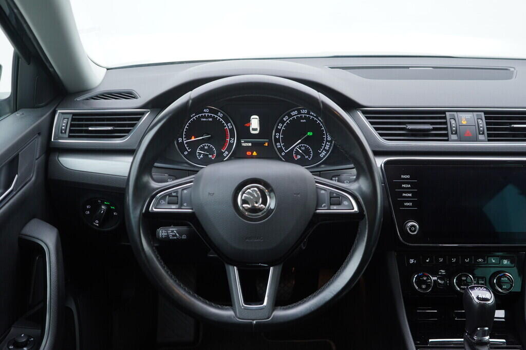 OV190V07828_29.webp_SUPERB Style 2.0 TSI 206 kW automat