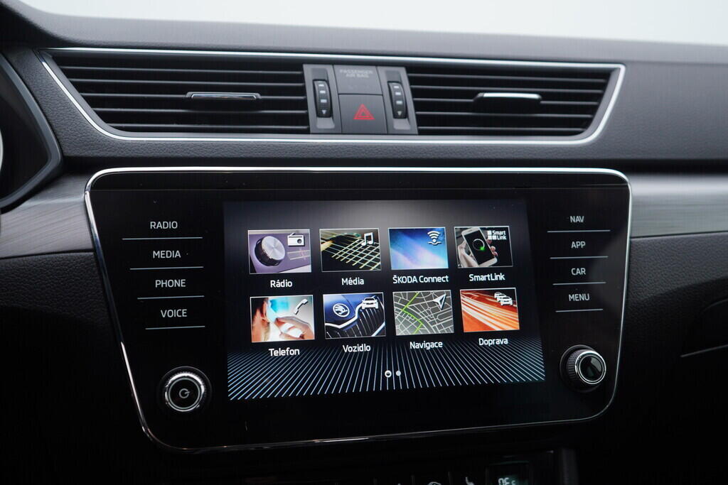 OV190V07828_30.webp_SUPERB Style 2.0 TSI 206 kW automat