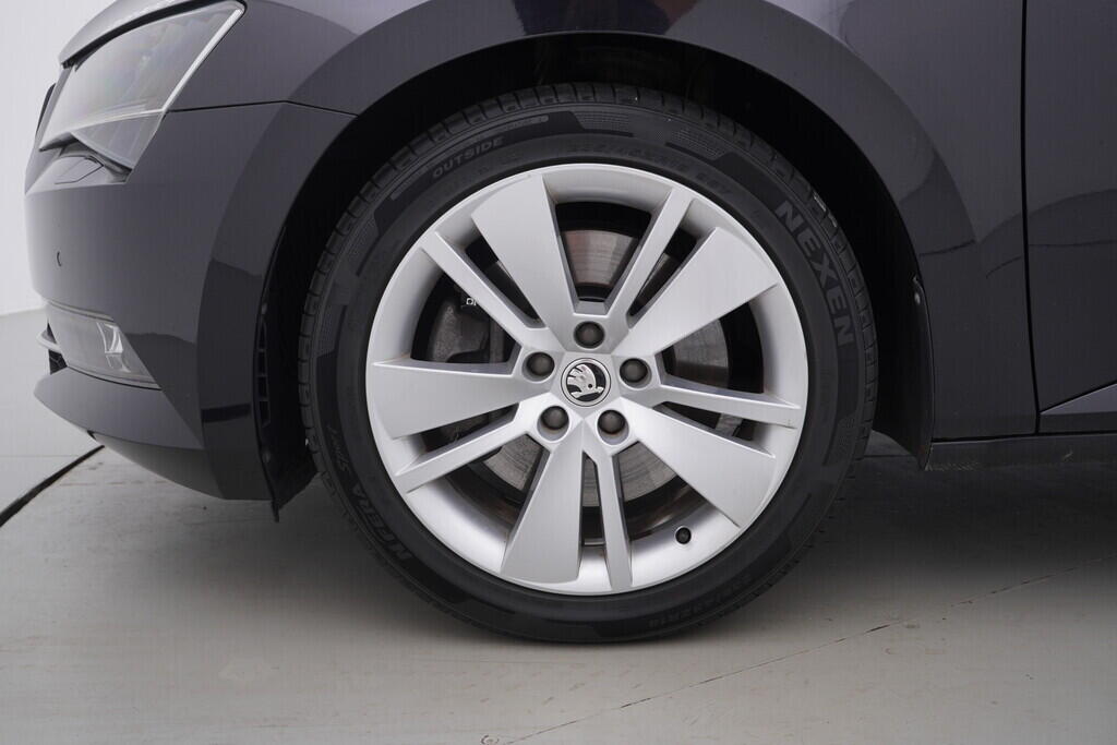 OV190V07828_45.webp_SUPERB Style 2.0 TSI 206 kW automat