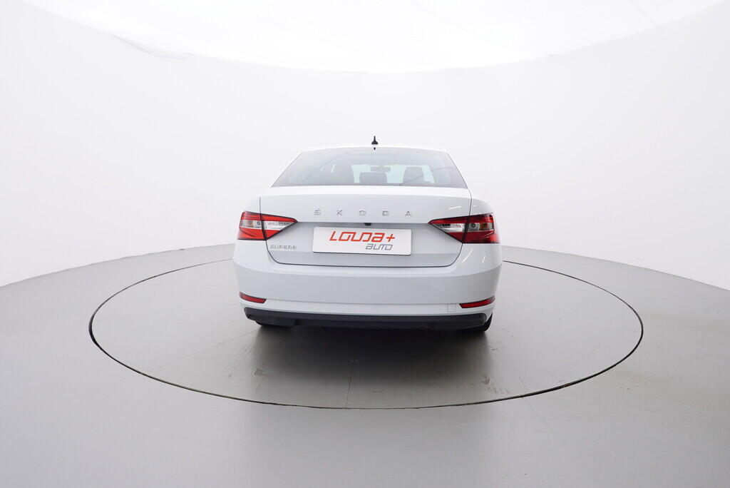 OV190V07834_14.webp_SUPERB Style Plus 2.0 TDI 110 kW manuál