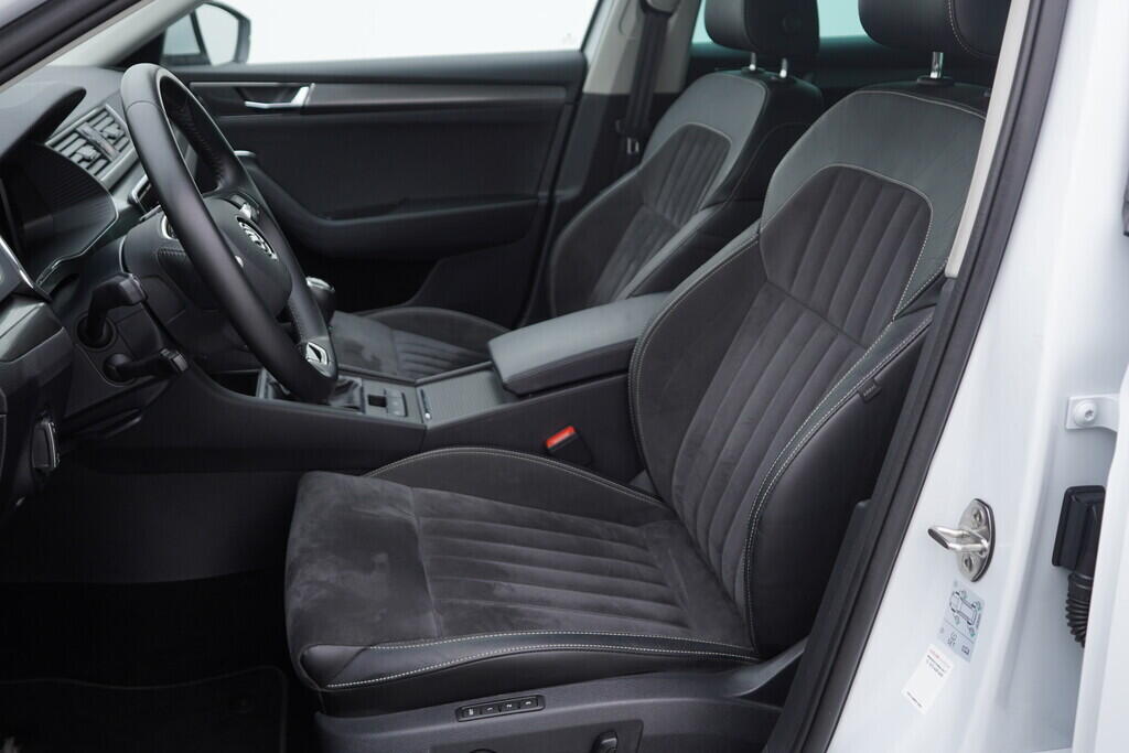 OV190V07834_22.webp_SUPERB Style Plus 2.0 TDI 110 kW manuál