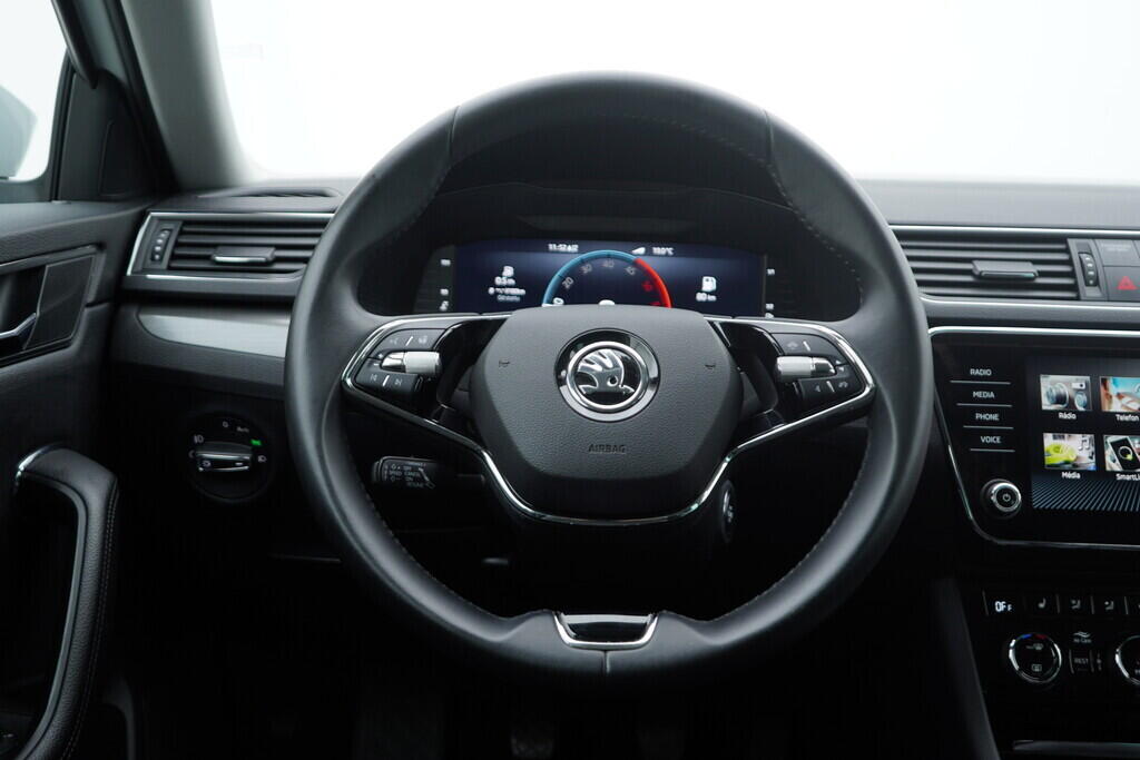 OV190V07834_27.webp_SUPERB Style Plus 2.0 TDI 110 kW manuál