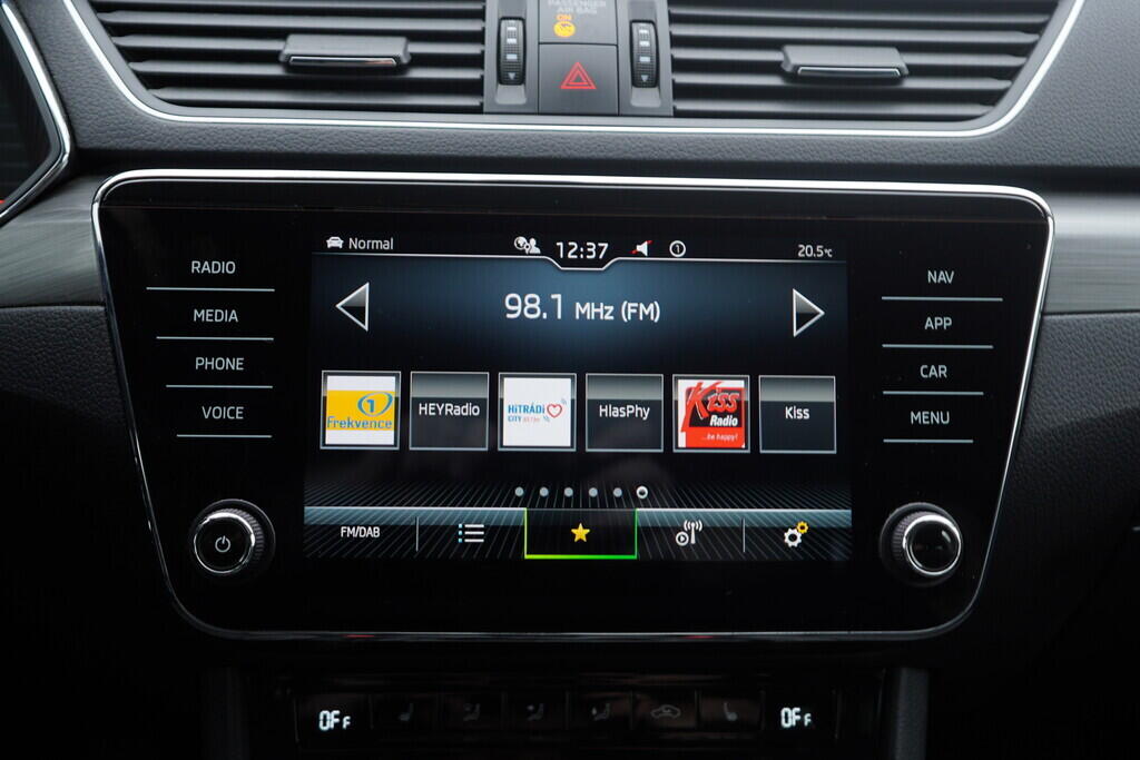 OV190V07834_30.webp_SUPERB Style Plus 2.0 TDI 110 kW manuál