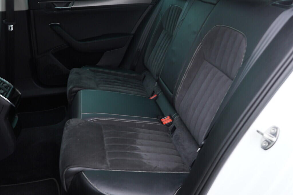 OV190V07834_39.webp_SUPERB Style Plus 2.0 TDI 110 kW manuál
