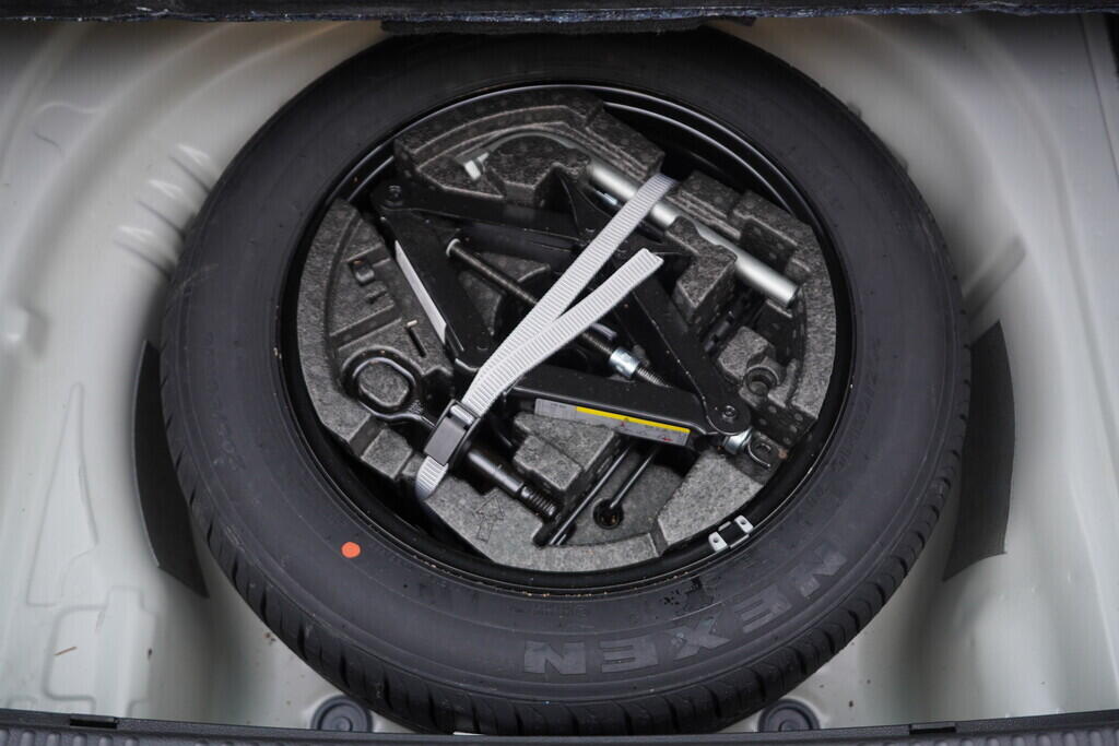 OV190V07834_40.webp_SUPERB Style Plus 2.0 TDI 110 kW manuál
