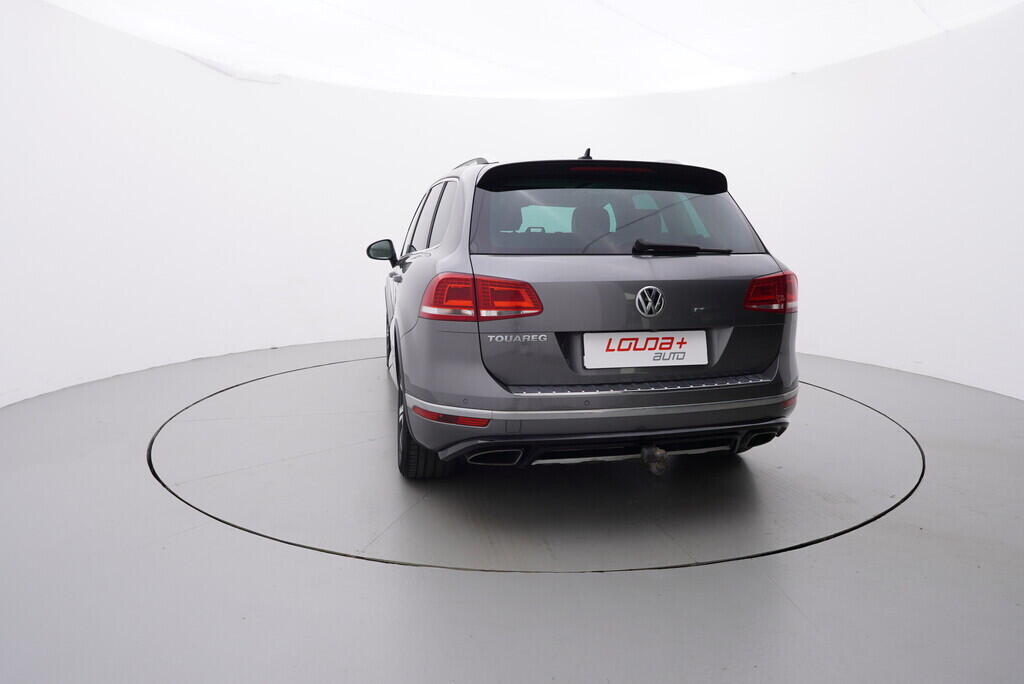 OV190V07845_13.webp_TOUAREG R-Line 3.0 TDI 193 kW automat, DPH